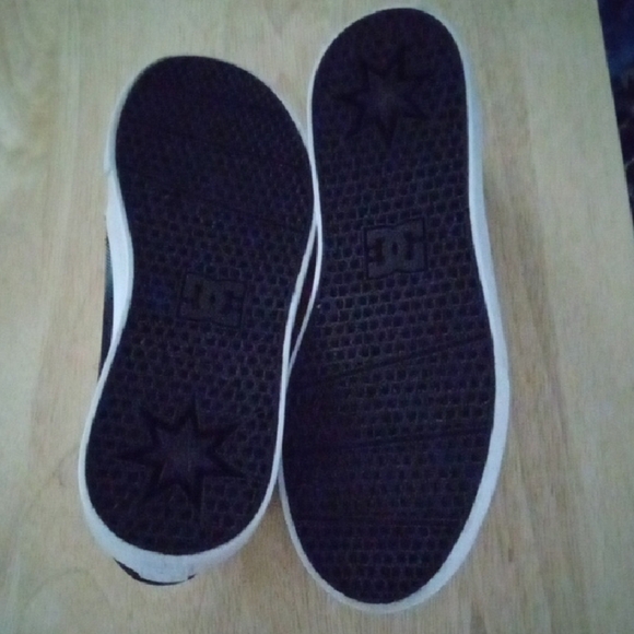 DC Monochrome Casual Shoes - Picture 3 of 7